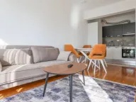 Izdavanje, dvosoban stan, 64m², Bečići, Budva - image 1