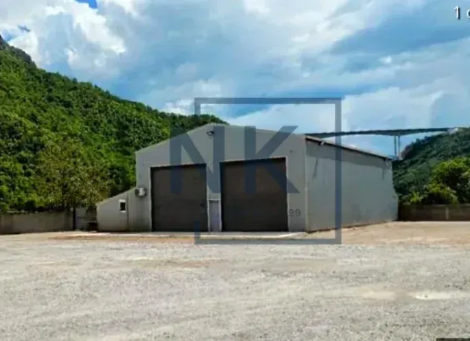 Izdavanje, poslovni prostor, 370m², Bioče, Podgorica