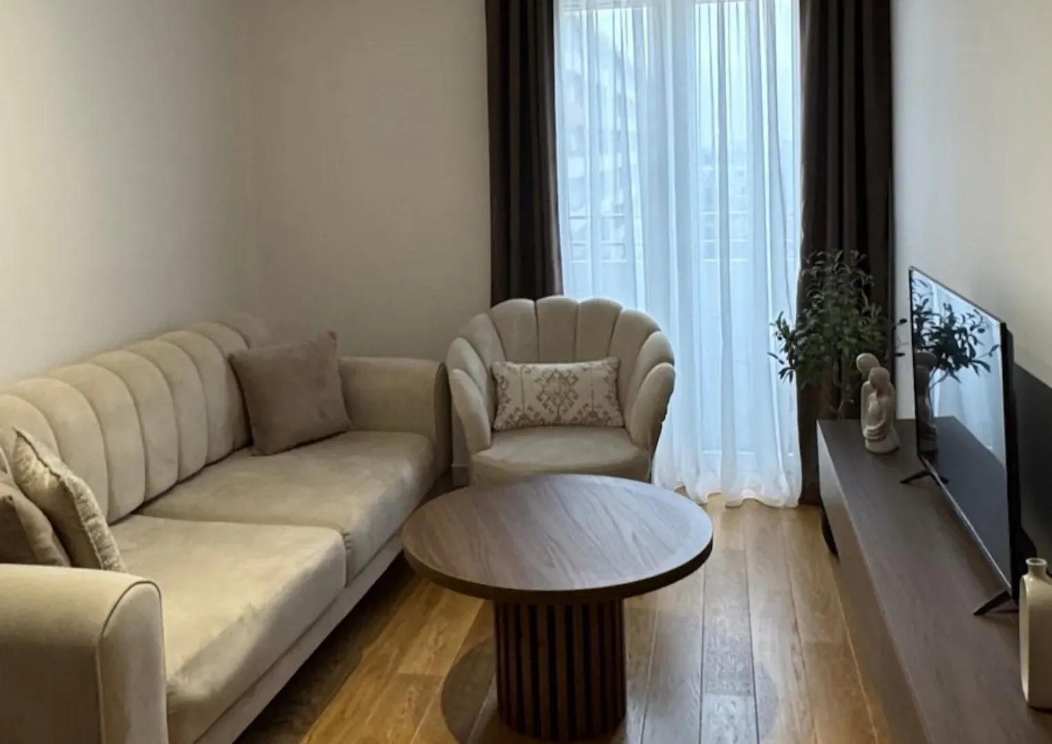 Izdavanje, stan, 43m², Central Point, Podgorica
