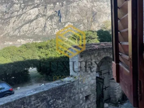 Prodaja, kuća, 230m², Prčanj, Kotor - image 6