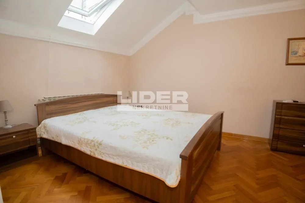 Rent, apartment, 150m², Stari Grad, Beograd