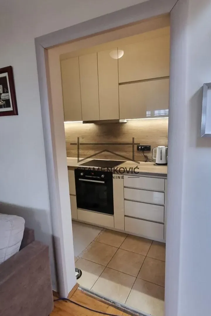 Prodaja, četvorosoban stan, 107m², Bulevar Evrope, Novi Sad Sve Podlokacije