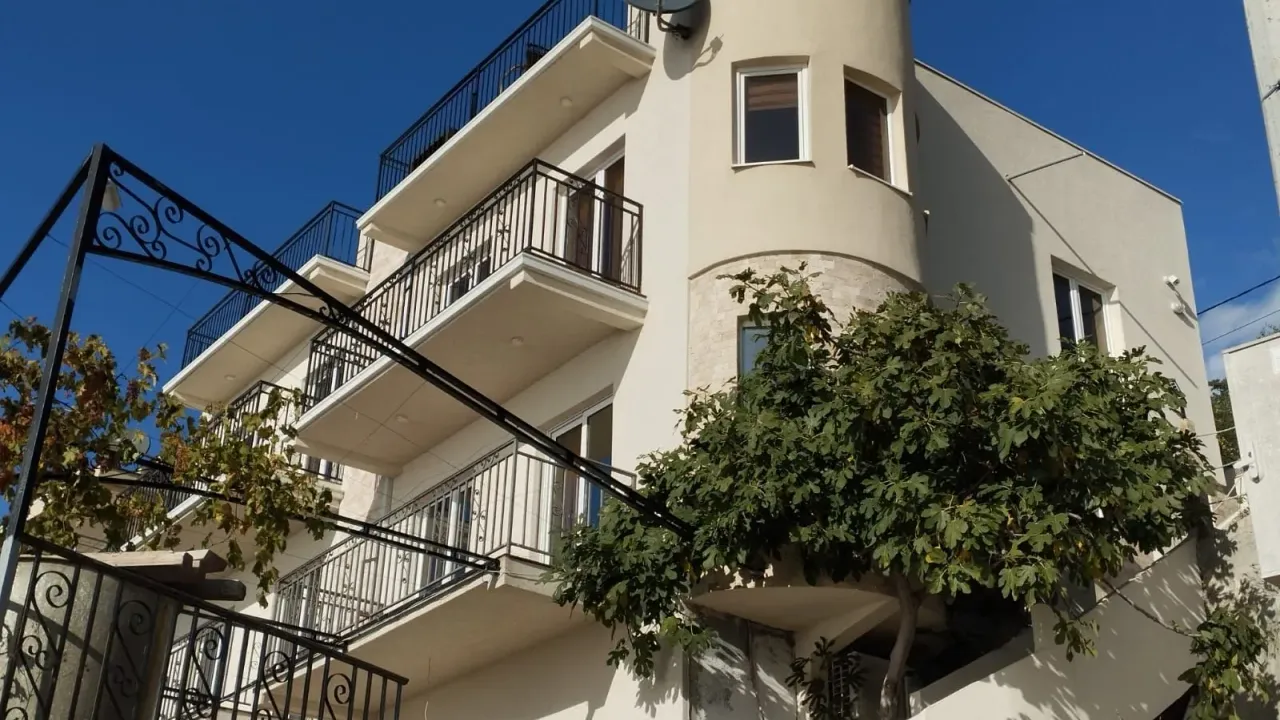 Prodaja, kuća, 200m², Bar, Crna Gora