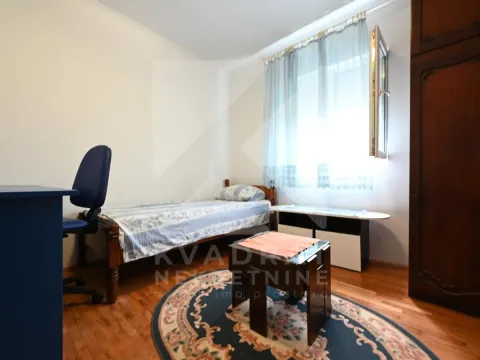 Izdavanje, dvosoban stan, 75m², Zlatica, Podgorica - image 11