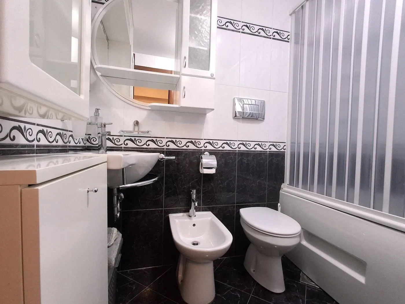 Rent, apartment, 84m², Centar, Podgorica