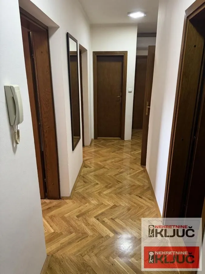 Prodaja, dvosoban stan, 73m², Novo naselje, Novi Sad