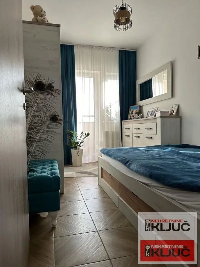 Prodaja, trosoban stan, 75m², Veternik, Novi Sad Sve Podlokacije