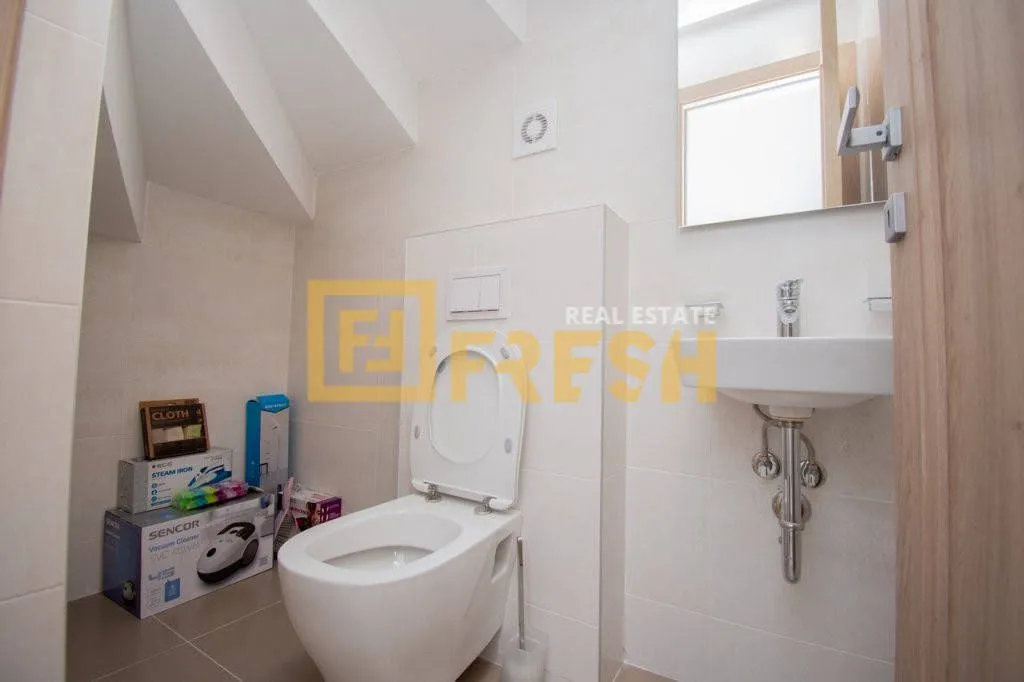 Izdavanje, dvosoban stan, 70m², Master Kvart, Podgorica