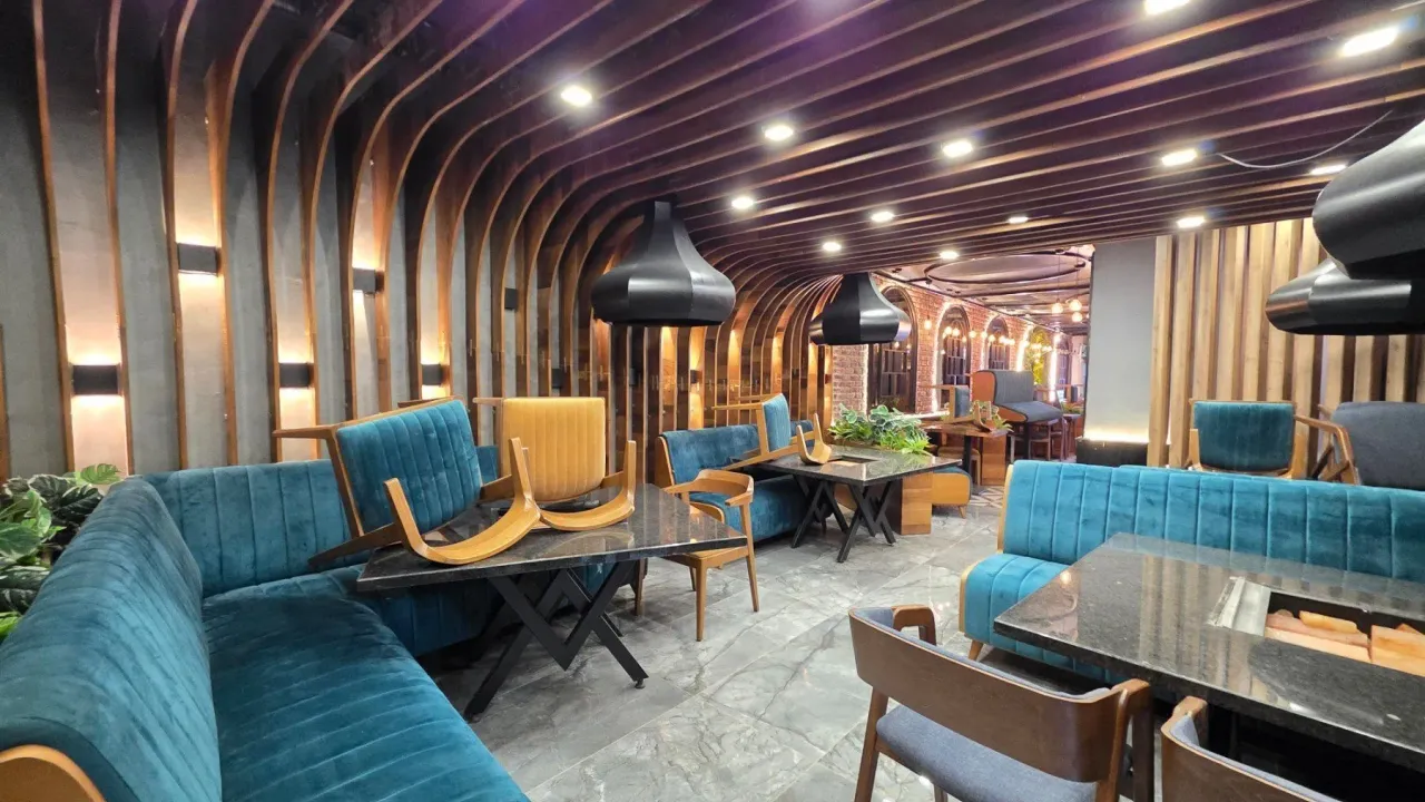 Izdavanje, poslovni prostor, 123m², Rafailovići, Budva