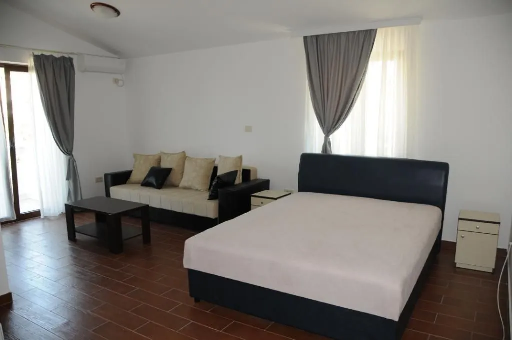 Sale, house, 1000m², Markovići, Budva