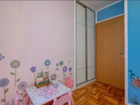 Prodaja, dvosoban stan, 69m², Centar, Bar - image 8