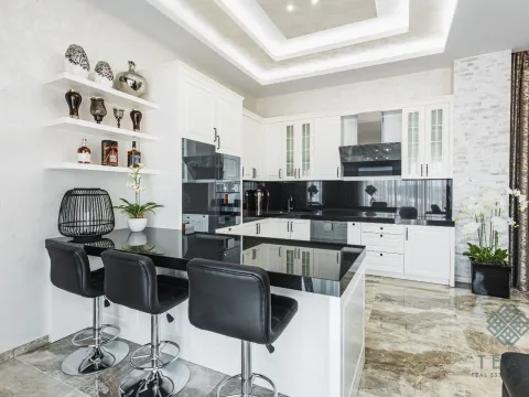 Prodaja, trosoban stan, 476m², Pinješ, Ulcinj - image 6