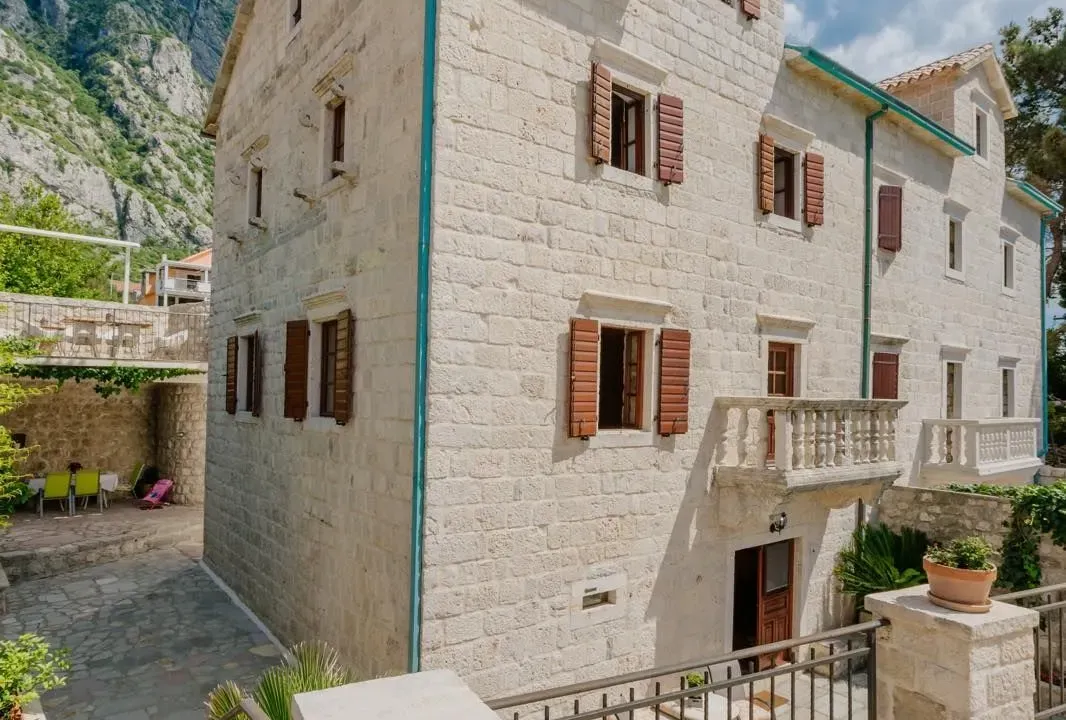 Sale, house, 370m², Kotor, Crna Gora
