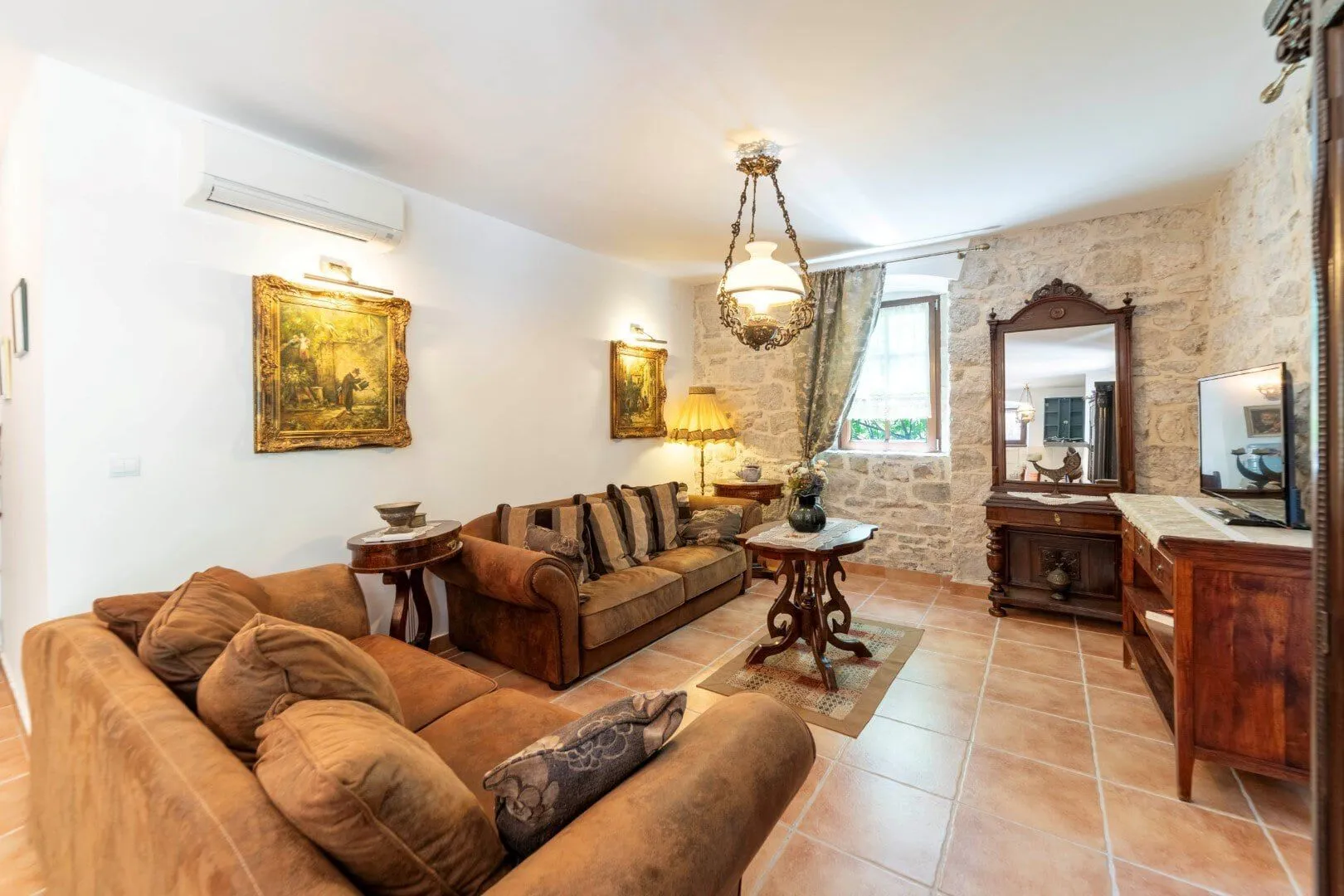 Prodaja, trosoban stan, 112m², Kotor, Crna Gora