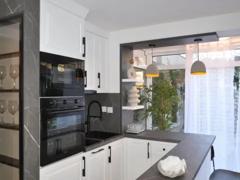 Sale, house, 310m², Kotor, Crna Gora - image 2