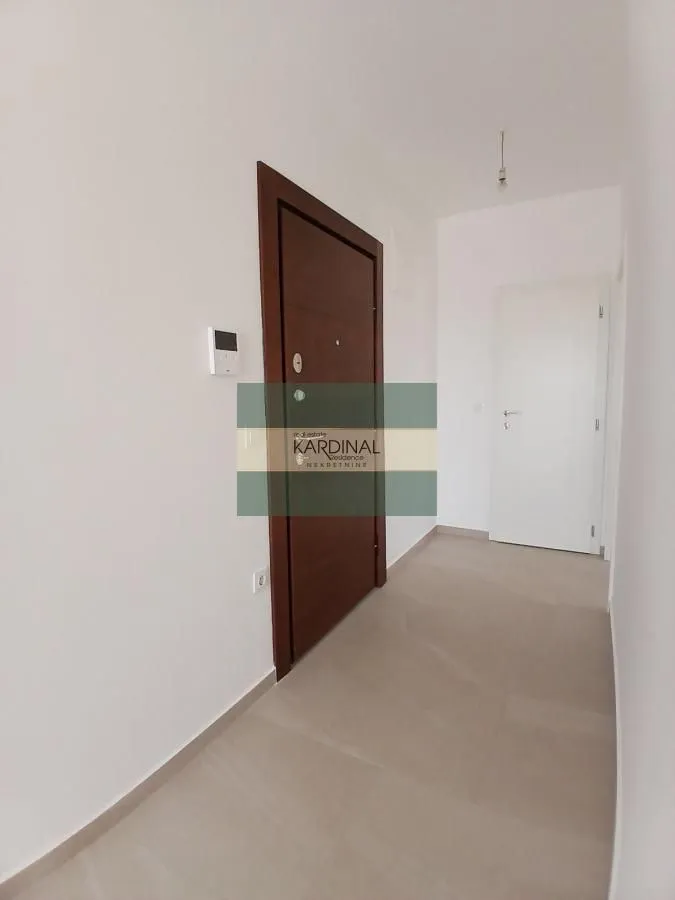 Prodaja, trosoban stan, 76m², Sarina Medja, Jagodina