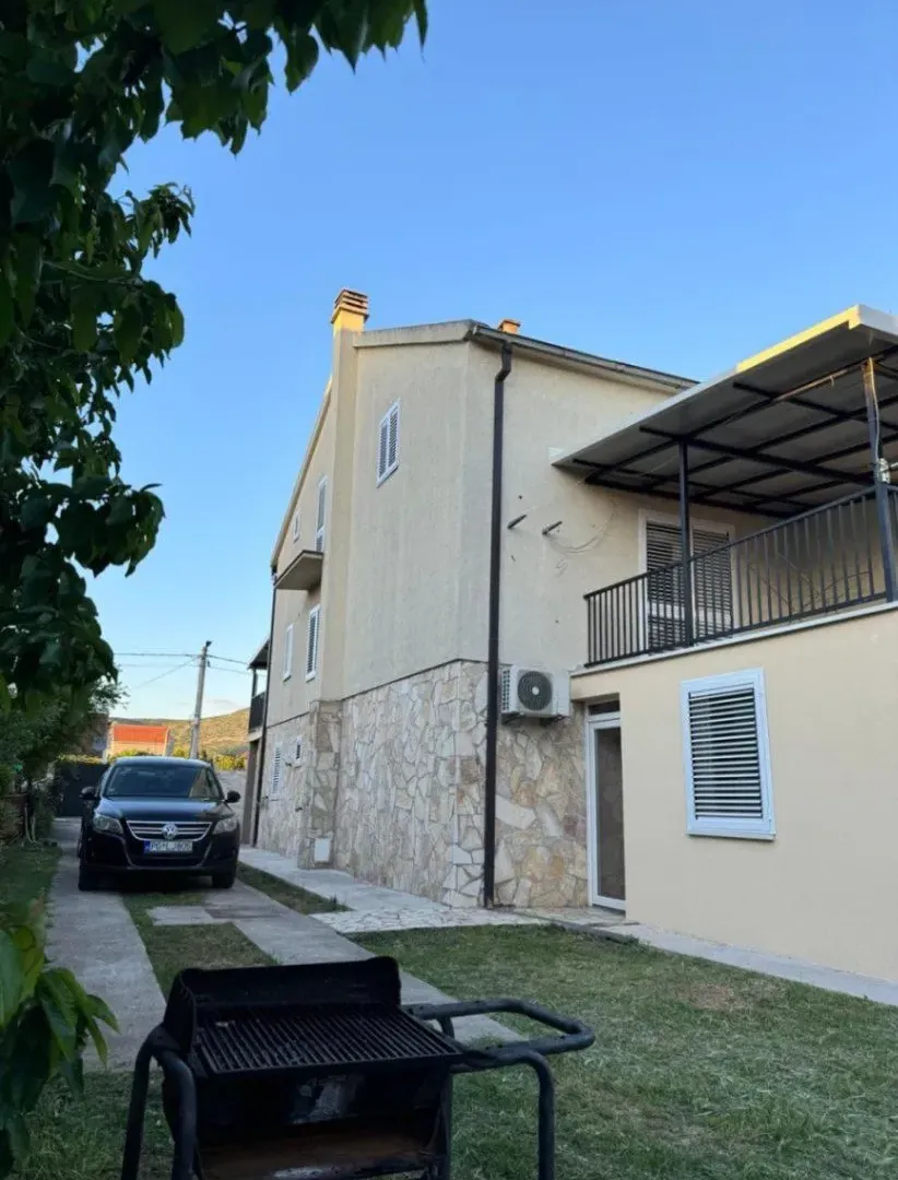Sale, house, 180m², Zlatica, Podgorica