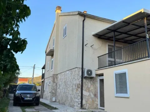Sale, house, 180m², Zlatica, Podgorica - image 1