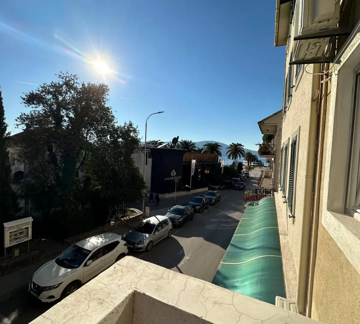 Izdavanje, dvosoban stan, 75m², Centar, Tivat
