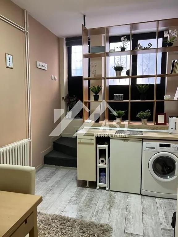 Izdavanje, jednosoban stan, 33m², Podbara, Novi Sad Sve Podlokacije