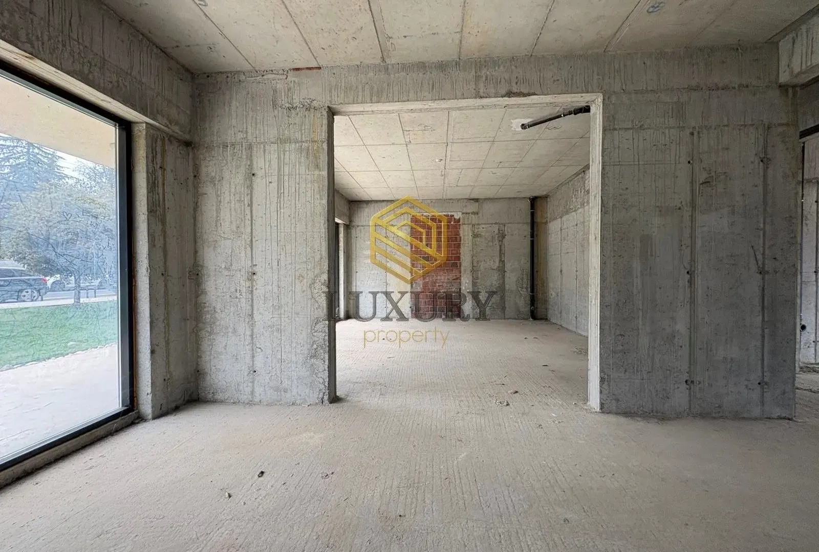Izdavanje, poslovni prostor, 175m², City Kej, Podgorica