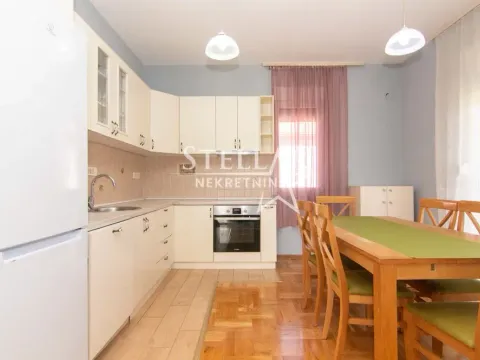 Izdavanje, kuća, 120m², Tološi, Podgorica - image 13