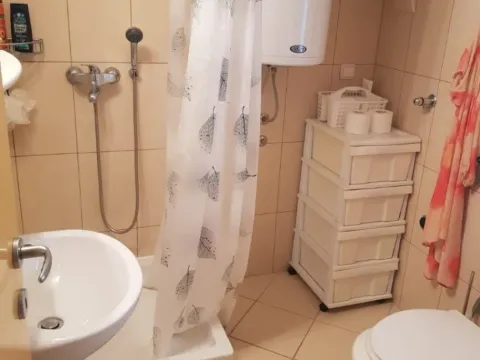 Izdavanje, trosoban stan, 92m², Slovenska Plaža, Budva - image 7