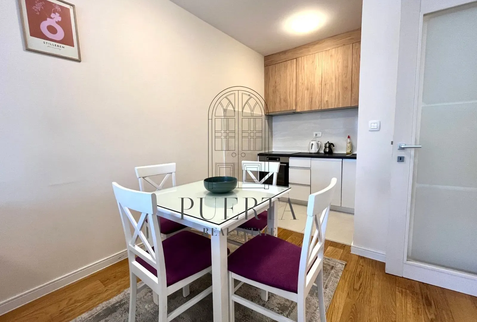 Izdavanje, jednosoban stan, 46m², Central Point, Podgorica