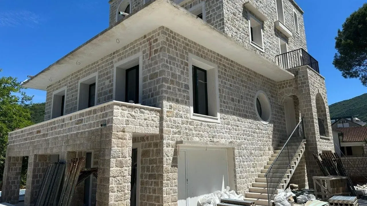 Sale, house, 500m², Donja Lastva, Tivat