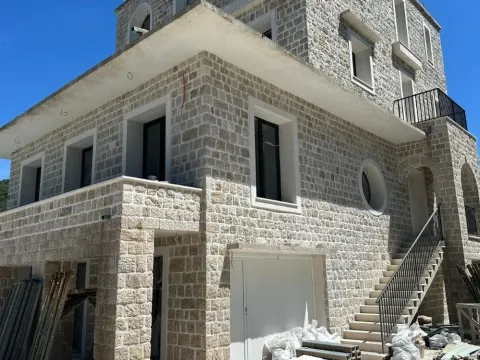 Sale, house, 500m², Donja Lastva, Tivat - image 1