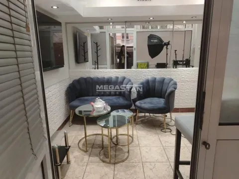 Izdavanje, poslovni prostor, 15m², Vračar Sve Podlokacije, Beograd