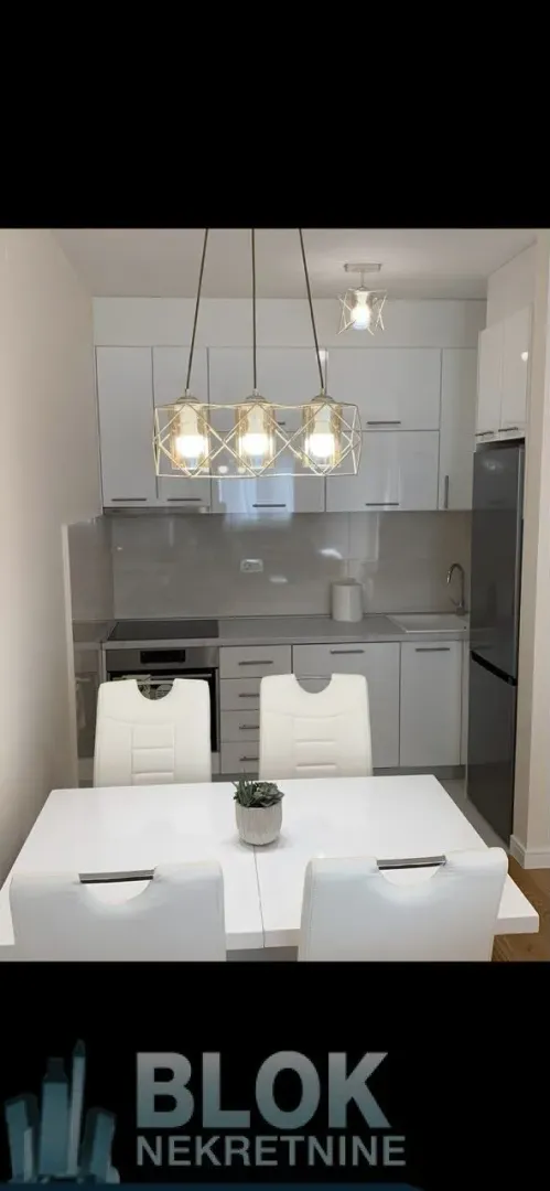 Izdavanje, dvosoban stan, 70m², Central Point, Podgorica