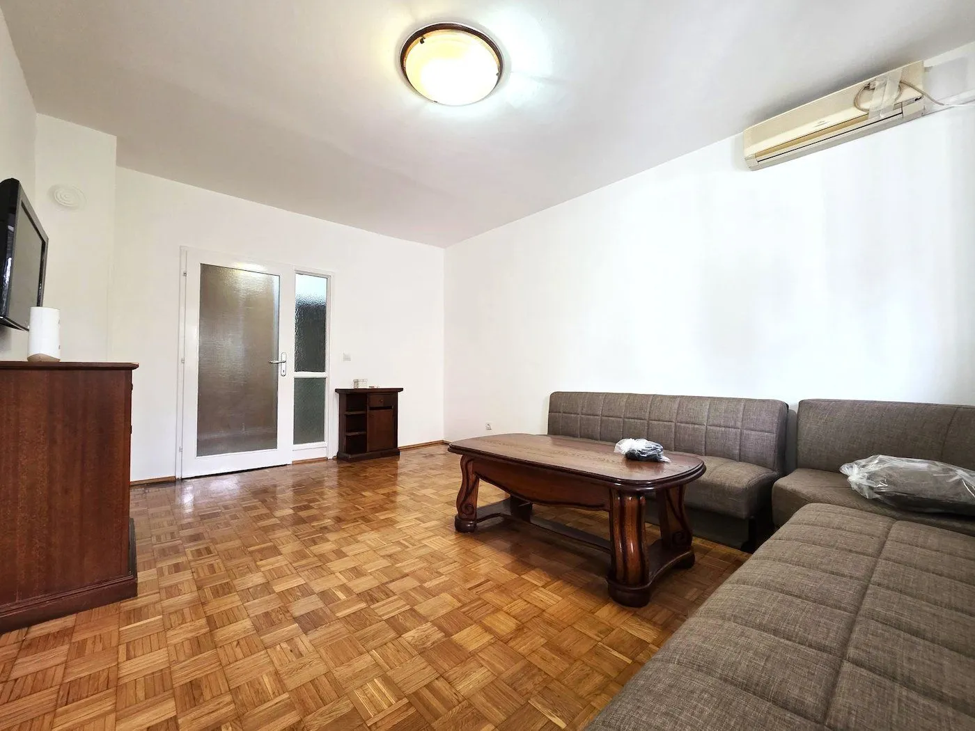 Izdavanje, stan, 78m², Gintaš, Podgorica