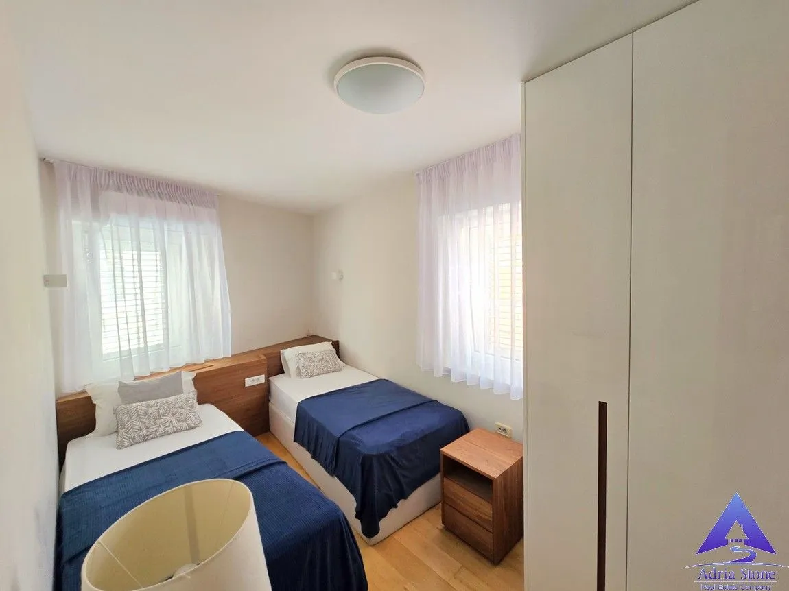 Rent, three bedroom apartment, 124m², Stari Grad, Budva