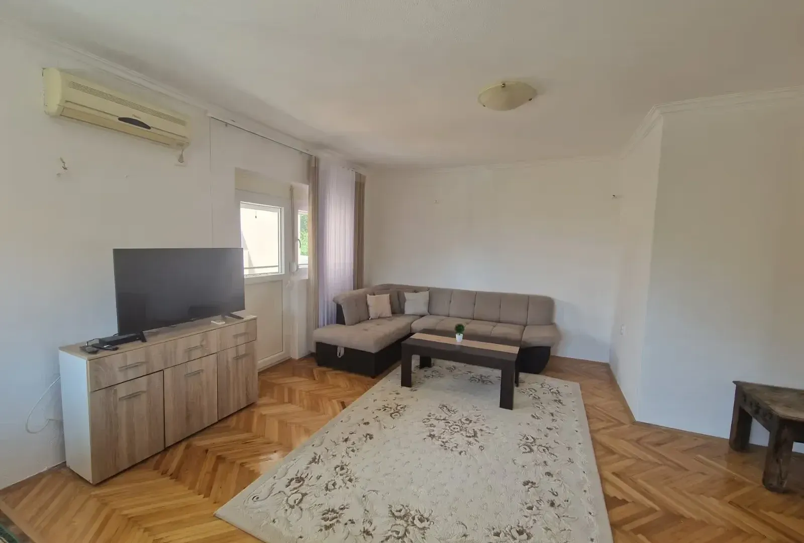 Rent, apartment, 70m², Tivat, Crna Gora