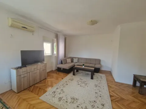 Izdavanje, stan, 70m², Tivat, Crna Gora - image 2