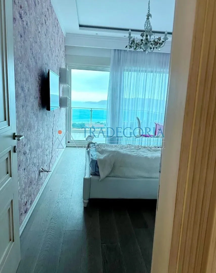 Prodaja, trosoban stan, 200m², Bečići, Budva