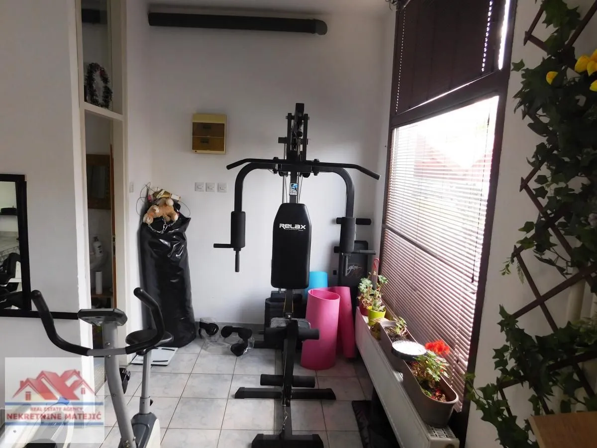 Sale, office space, 30m², Aerodrom, Kragujevac