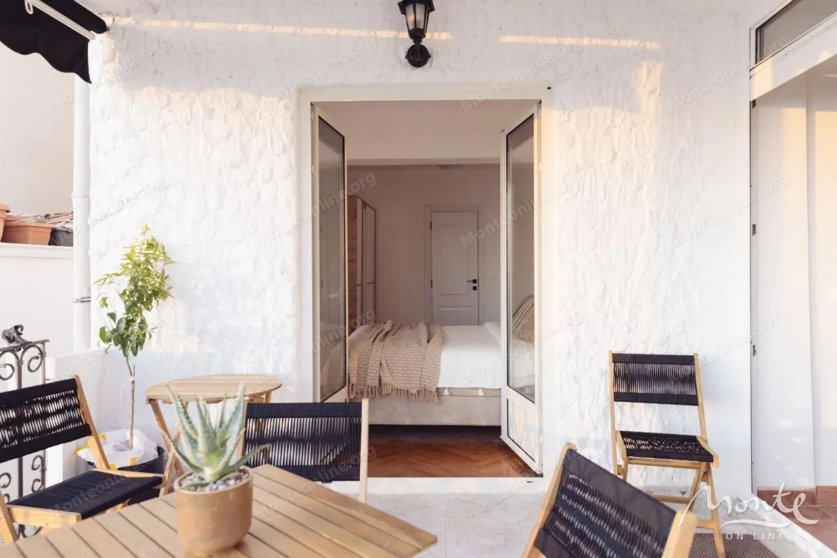 Sale, two bedroom apartment, 74m², Sveti Stefan, Budva