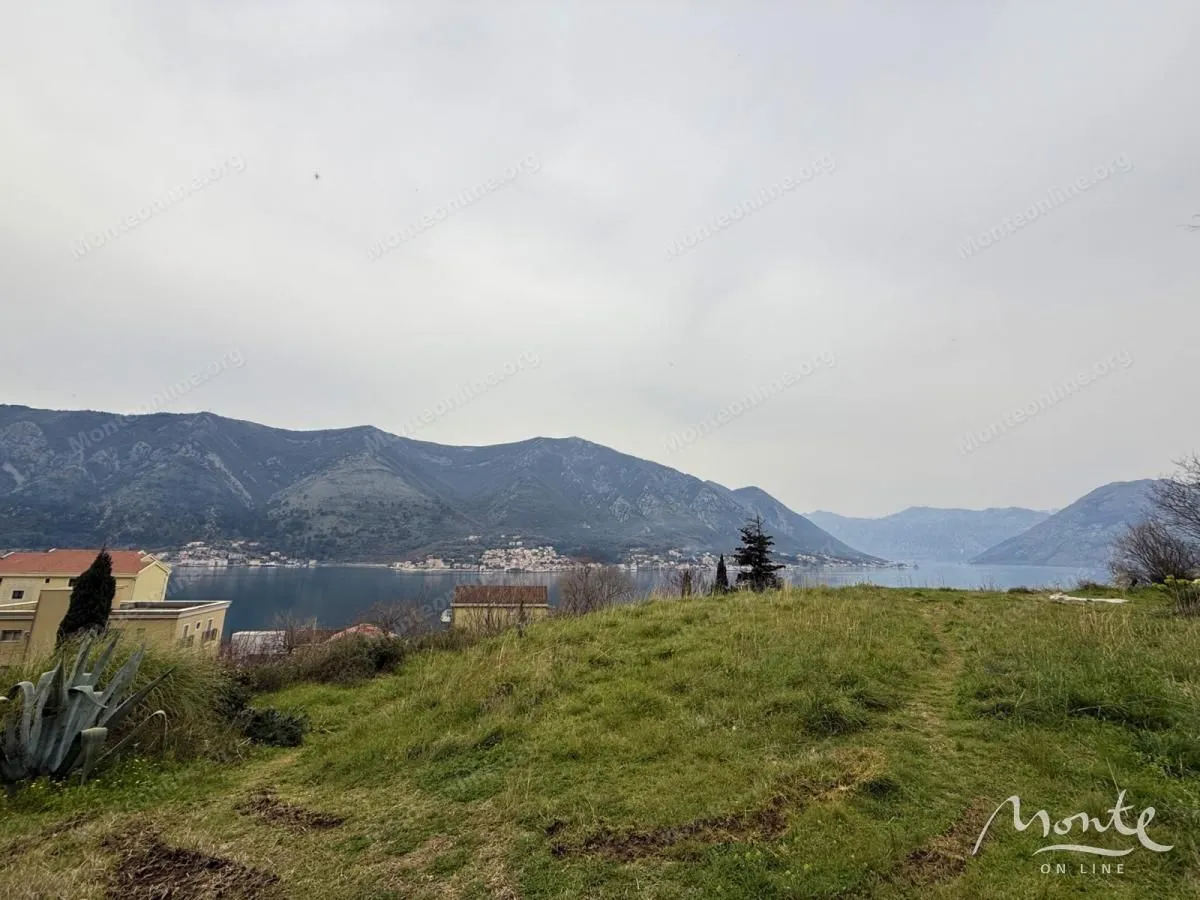 Prodaja, dvosoban stan, 74m², Dobrota, Kotor