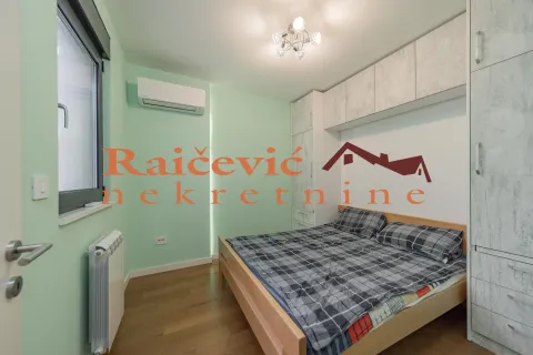 Sale, one bedroom apartment, 40m², Stari Grad, Beograd - image 11