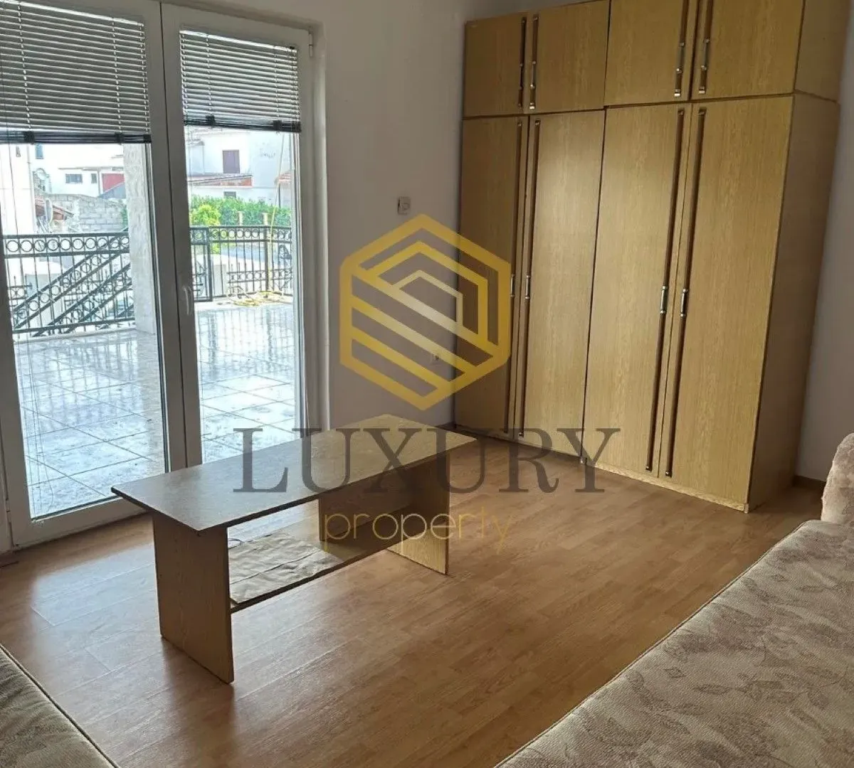 Izdavanje, četvorosoban stan, 156m², Stari Aerodrom, Podgorica