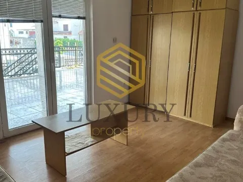 Izdavanje, četvorosoban stan, 156m², Stari Aerodrom, Podgorica - image 18