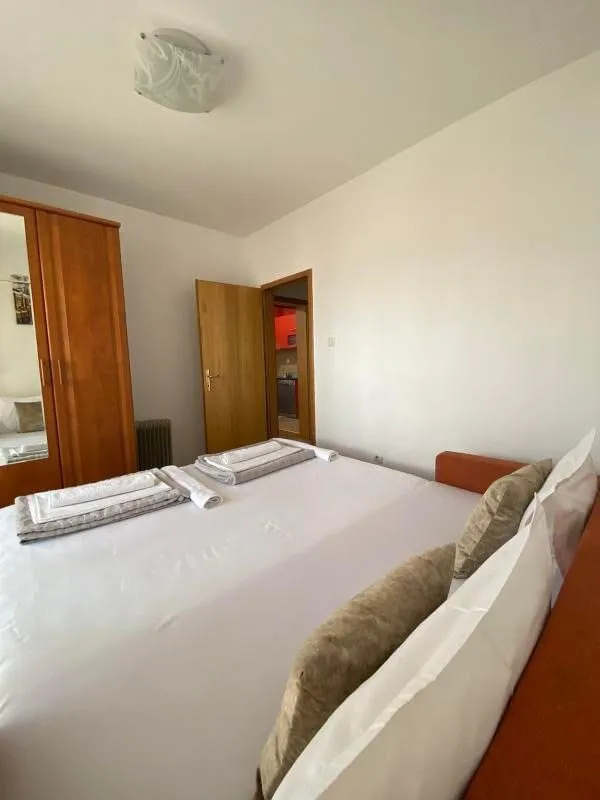 Izdavanje, jednosoban stan, 46m², Stari Aerodrom, Podgorica