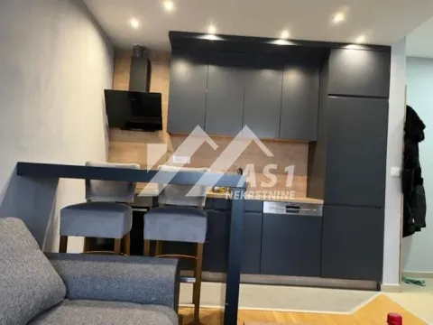 Izdavanje, trosoban stan, 52m², Telep, Novi Sad Sve Podlokacije - image 2