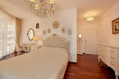 Prodaja, četvorosoban stan, 150m², Bečići, Budva - image 11