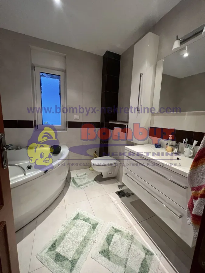 Prodaja, četvorosoban stan, 177m², Centar, Novi Sad