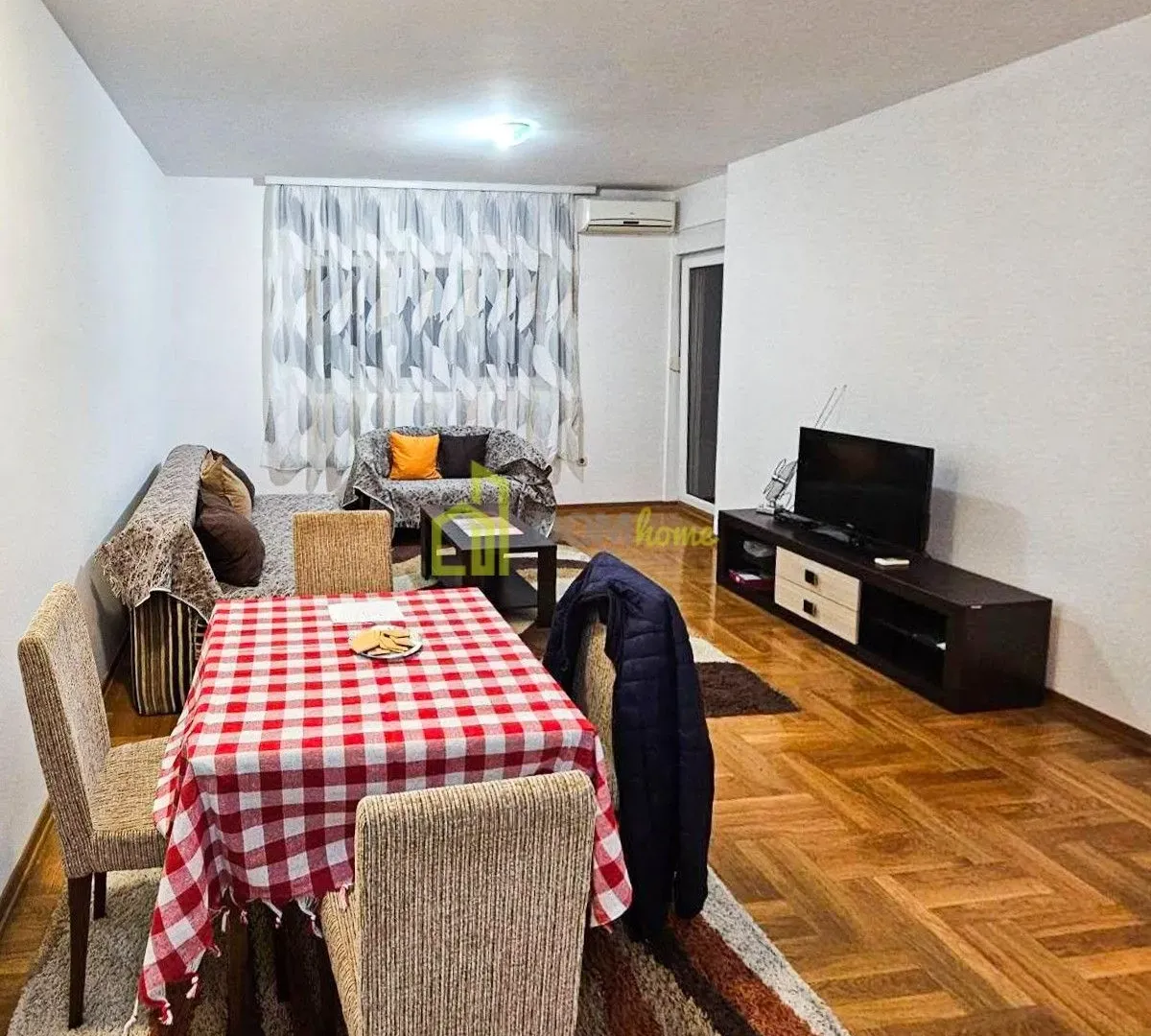 Izdavanje, jednosoban stan, 49m², Pobrežje, Podgorica