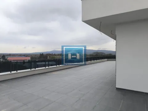 Prodaja, stan, 500m², Centar, Ćuprija - image 21