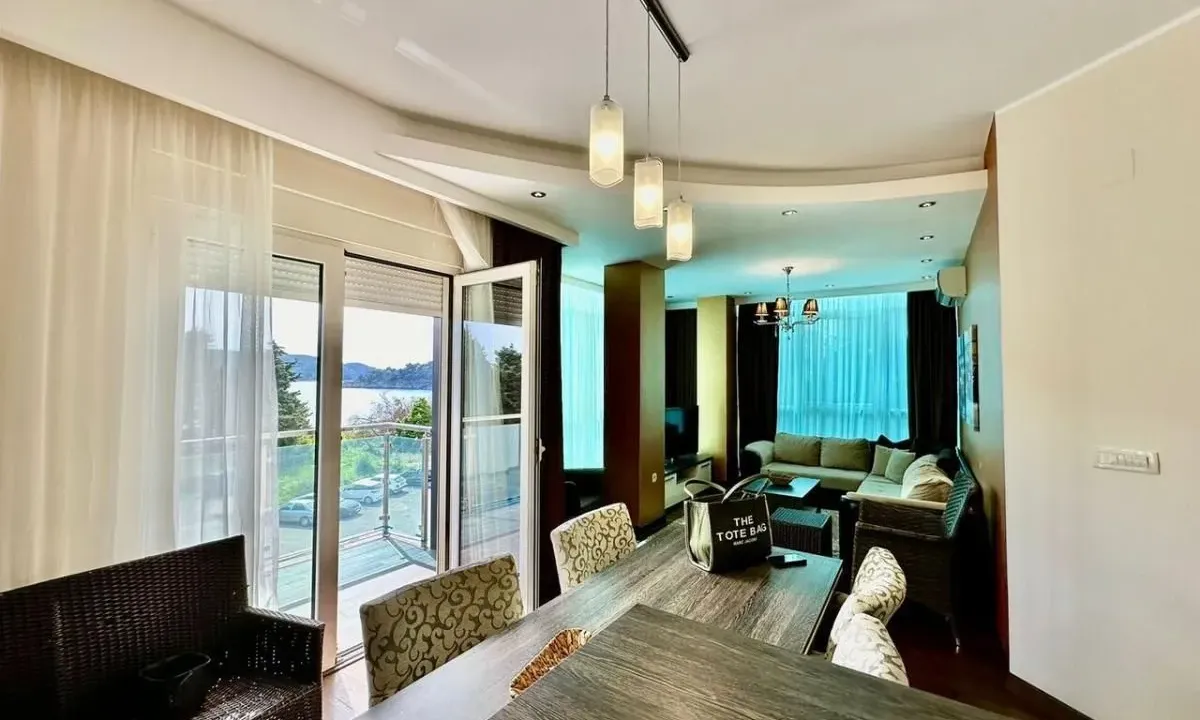 Prodaja, trosoban stan, 93m², Bečići, Budva